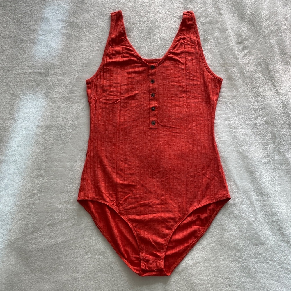 Melrose and Market Orange V Neck Sleeveless Body Suit Top Womens Size M